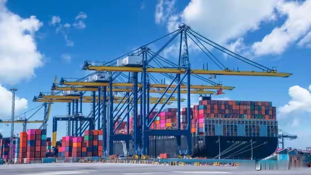 中国修码头建铁路，断了新加坡财路，难怪黄循财要替高市早苗站台
 
黄循财的反常站