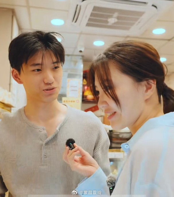 【On.cc】吳若希掃街驚見「復刻版自己」？ 土瓜灣捕獲靚仔親細佬藝人吳若希（J