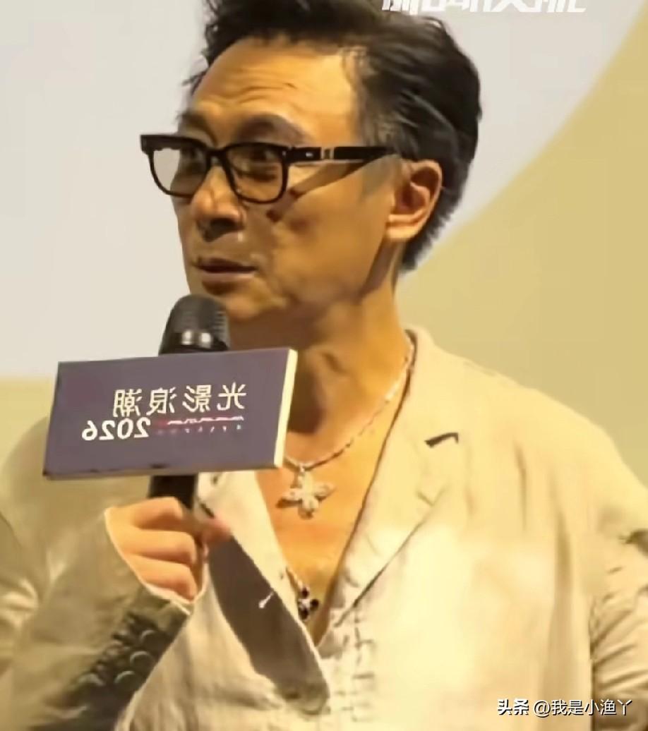 这得多自律啊！谁能想到年过半百依旧状态在线的吴镇宇，私底下对自己这么严格。
 