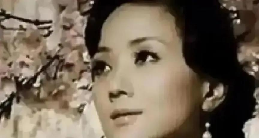 1951年，一个军统女特务被抓。审问时，她竟反复说：“你们去找一个叫‘康乃尔’的