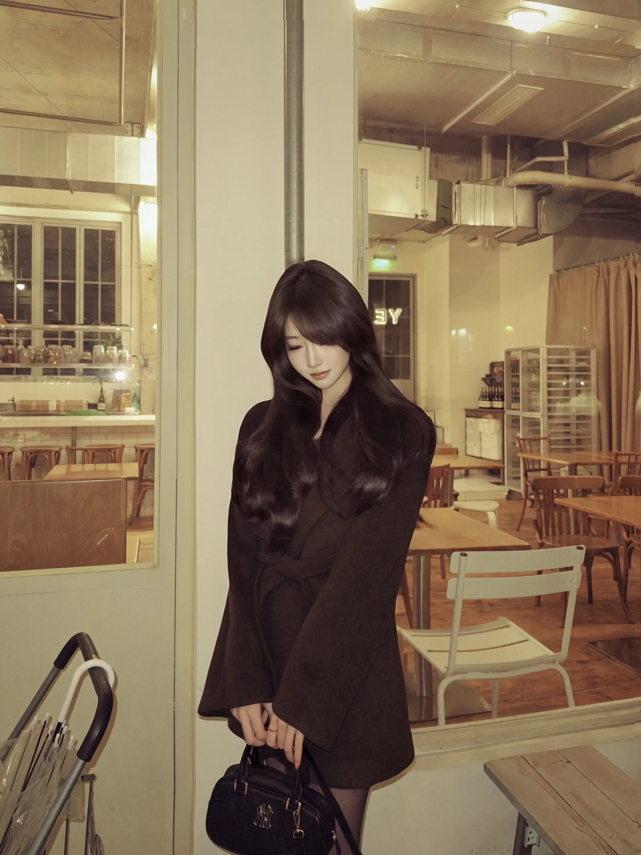 我总是试图寻找一个可以依靠的肩膀 却忘了陪伴都是阶段性的