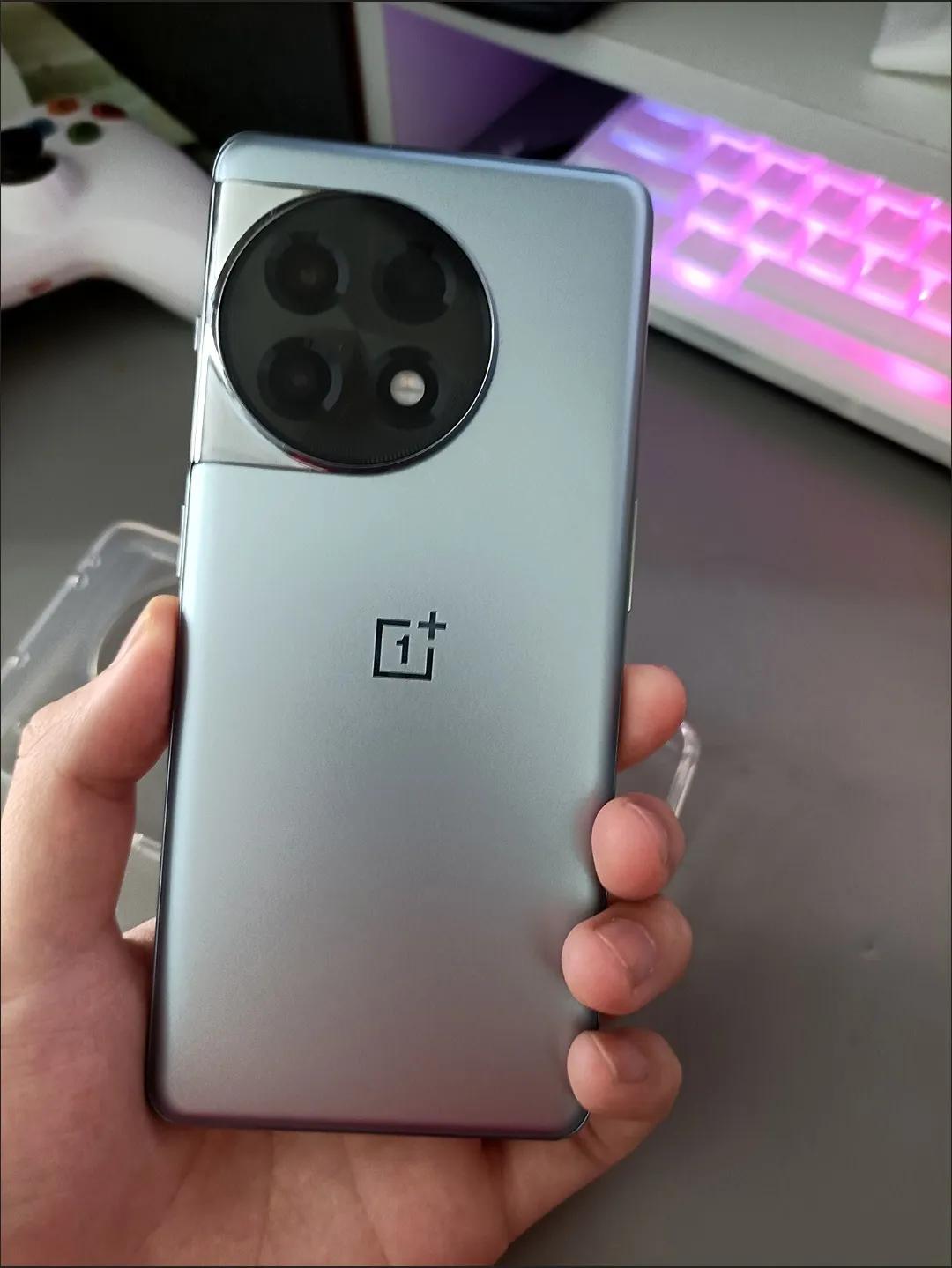 一加淘汰8GB，是一点面子不给友商留啊

现在12GB是起步，16GB也普及了，