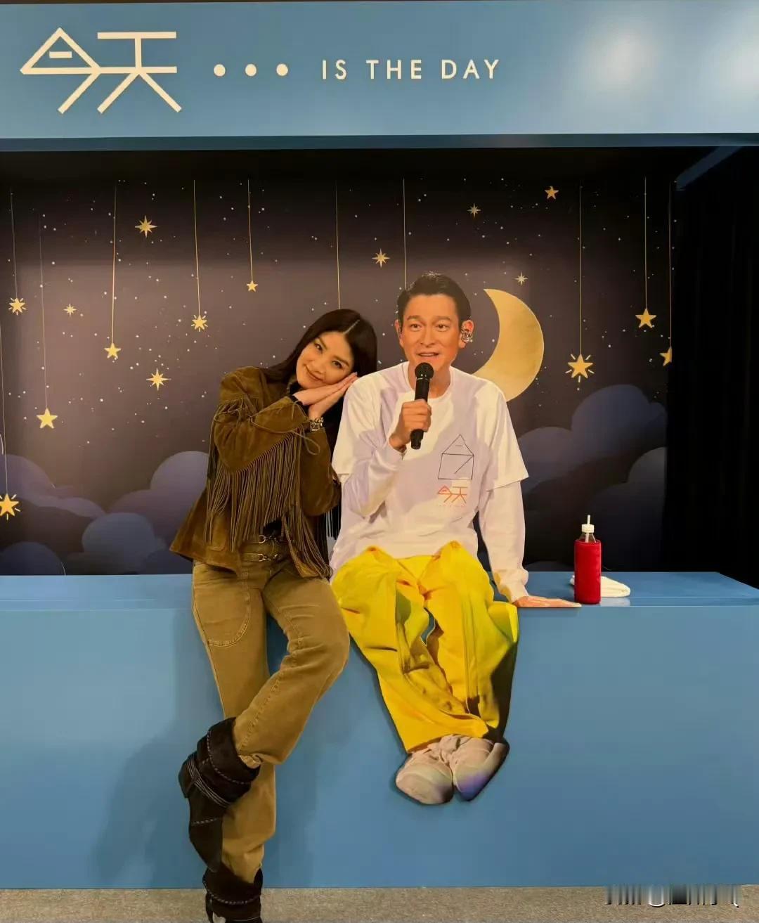 刘德华在香港开演唱会，除了晚辈陈慧琳、梁咏琪、连诗雅外，一些港娱老前辈也纷纷来支