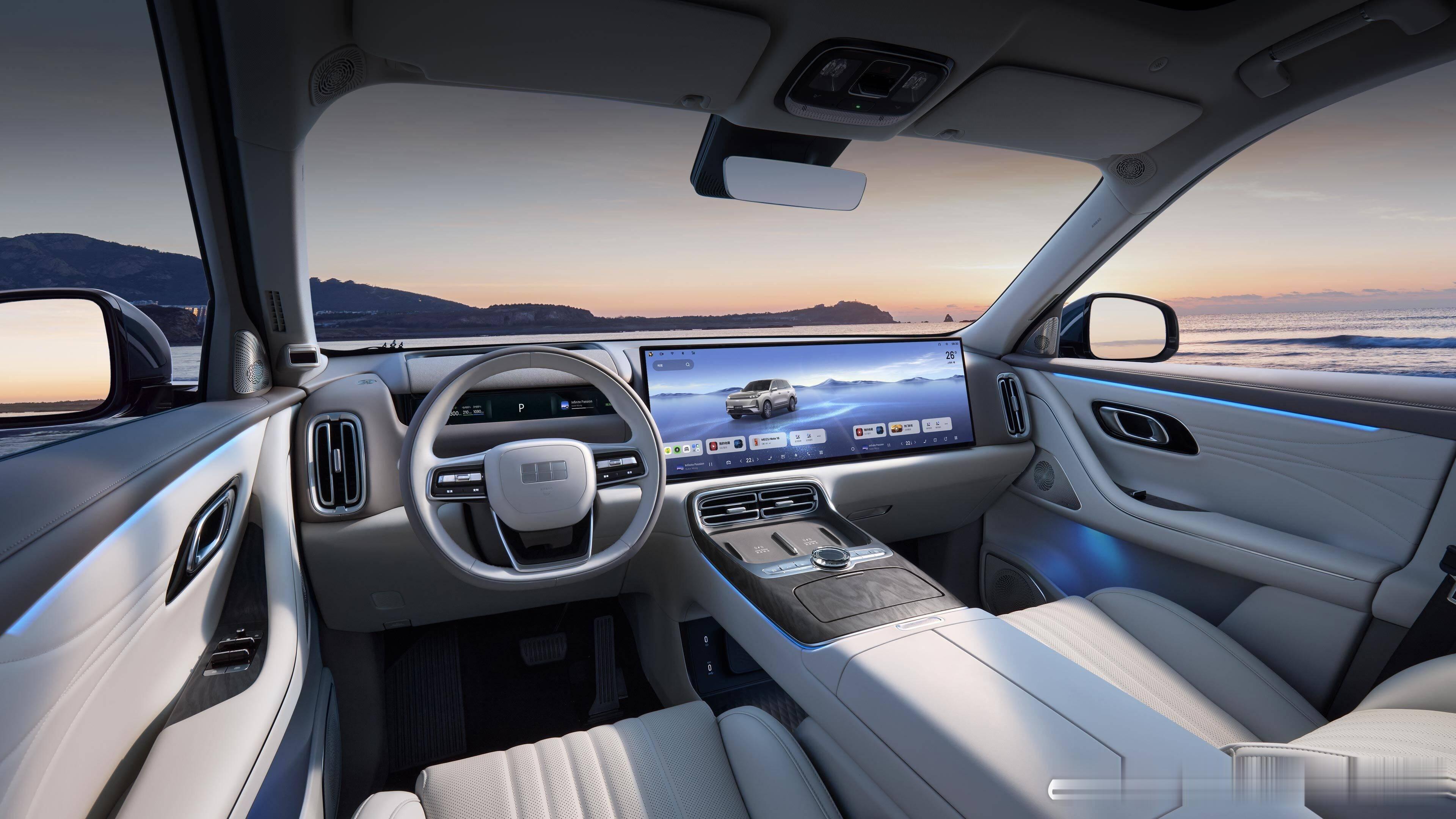 全家出行，一座尽揽。吉利银河M9，三排奢阔空间，每位家人都是VIP。爱，不缺席每