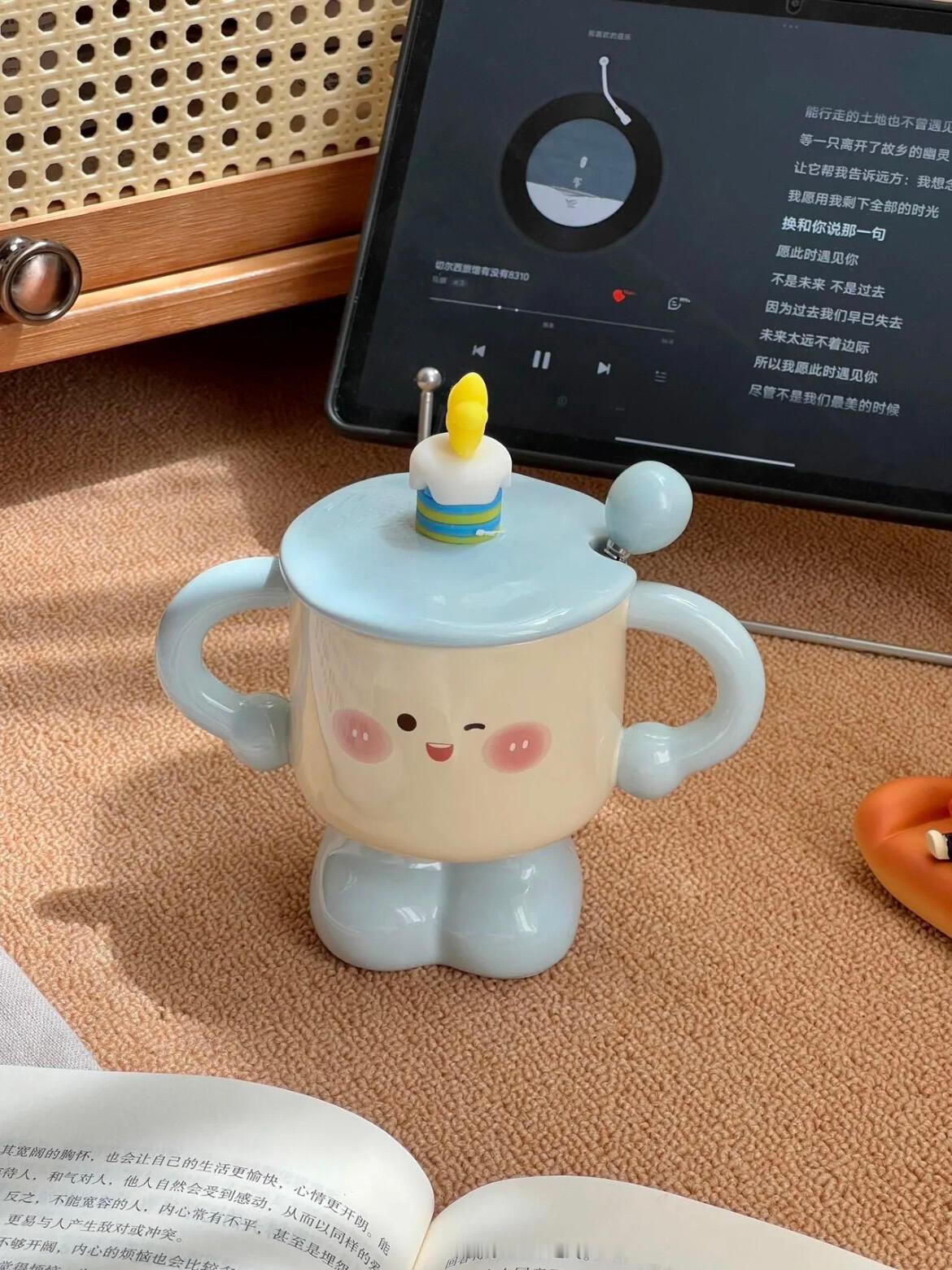 被这蛋糕造型杯子萌化啦！蛋糕造型童趣满满，杯身的表情萌到犯规，看见第一眼就被它可