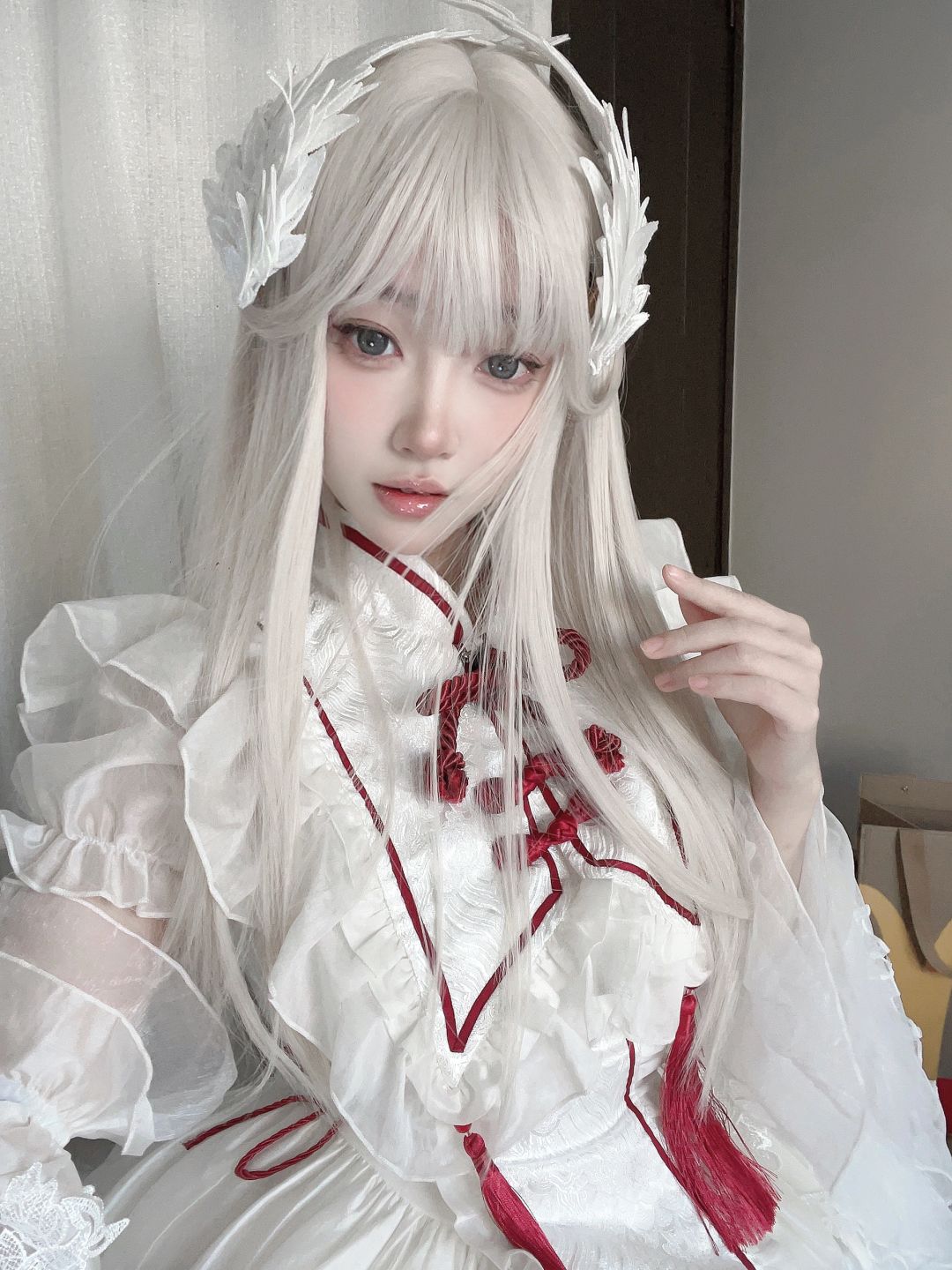 我欲迎風再留住幾步 怎捨寒風吹動我痛楚