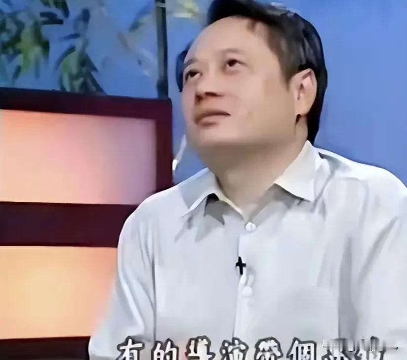 王家卫，这个名字已然成为华语电影界的传奇。

他的导演才华横溢，无人能敌，在影坛