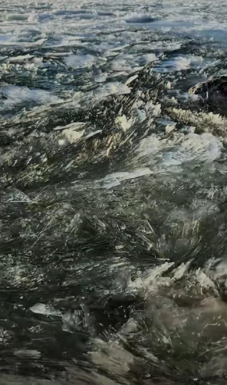 除了感觉恐怖
并没有感到美！
大自然有时真的很可怕！