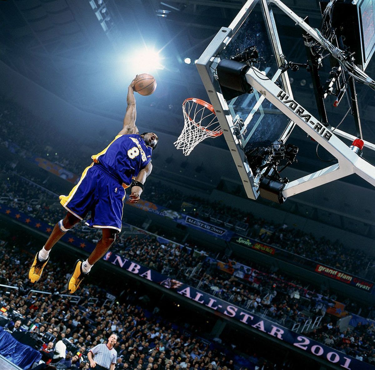 Kobe Bryant 2001 NBA All Star  这扣篮多年以来就只