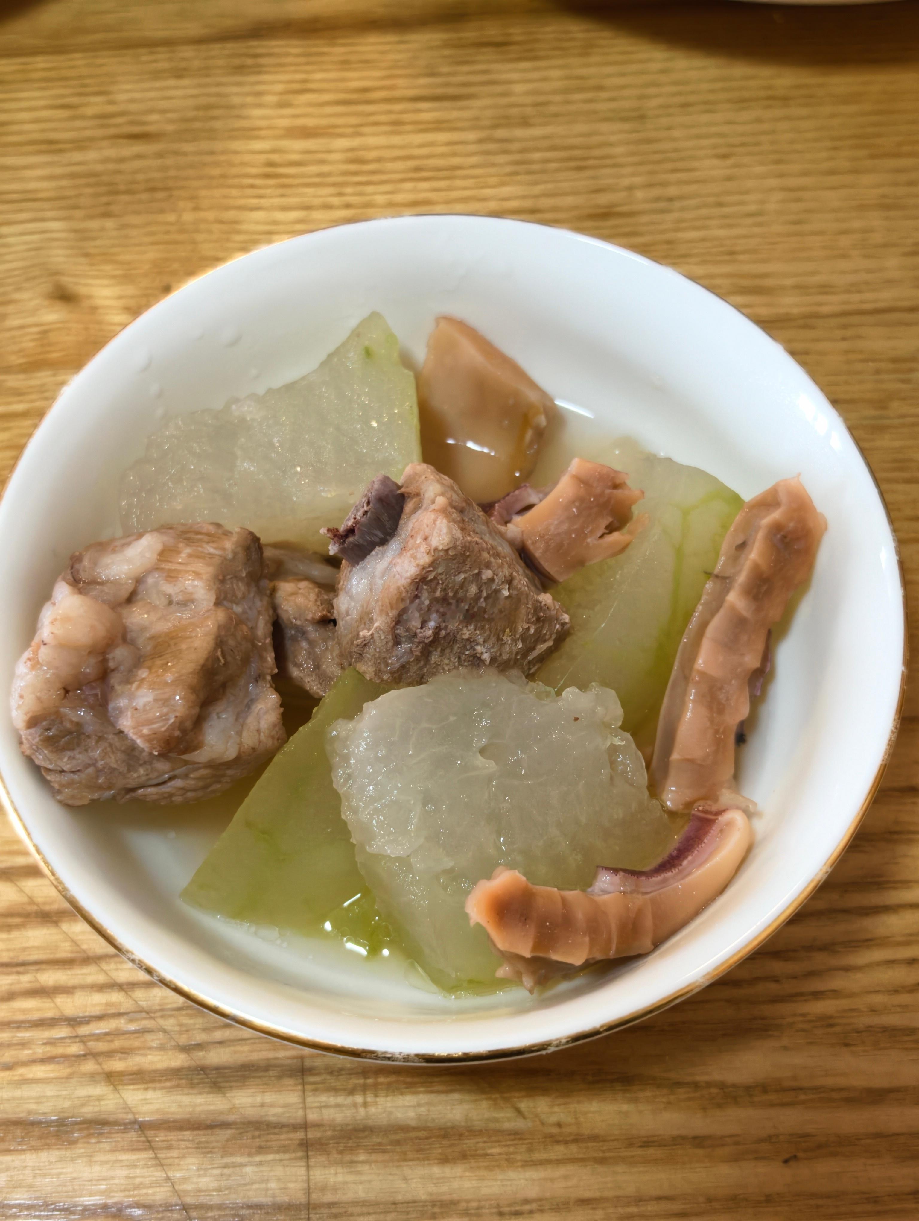 排骨冬瓜墨鱼，不喝汤 