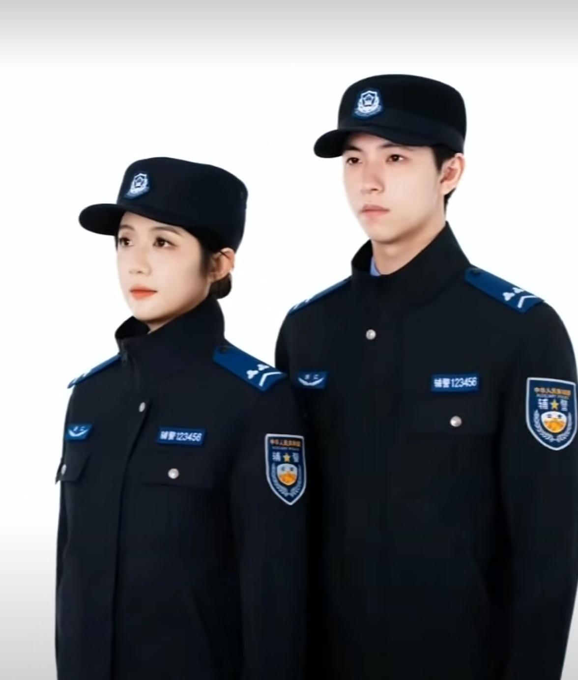 两会代表建议取消劳务派遣，对辅警来说，是彻底摆脱了“临时工”的标签。

与公安局