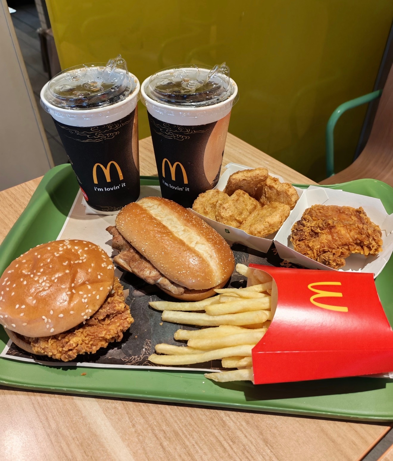 麦当劳回应涨价之前不就涨价了么？好几次了塔斯丁华莱士都性价比挺高的，再说还有拼好