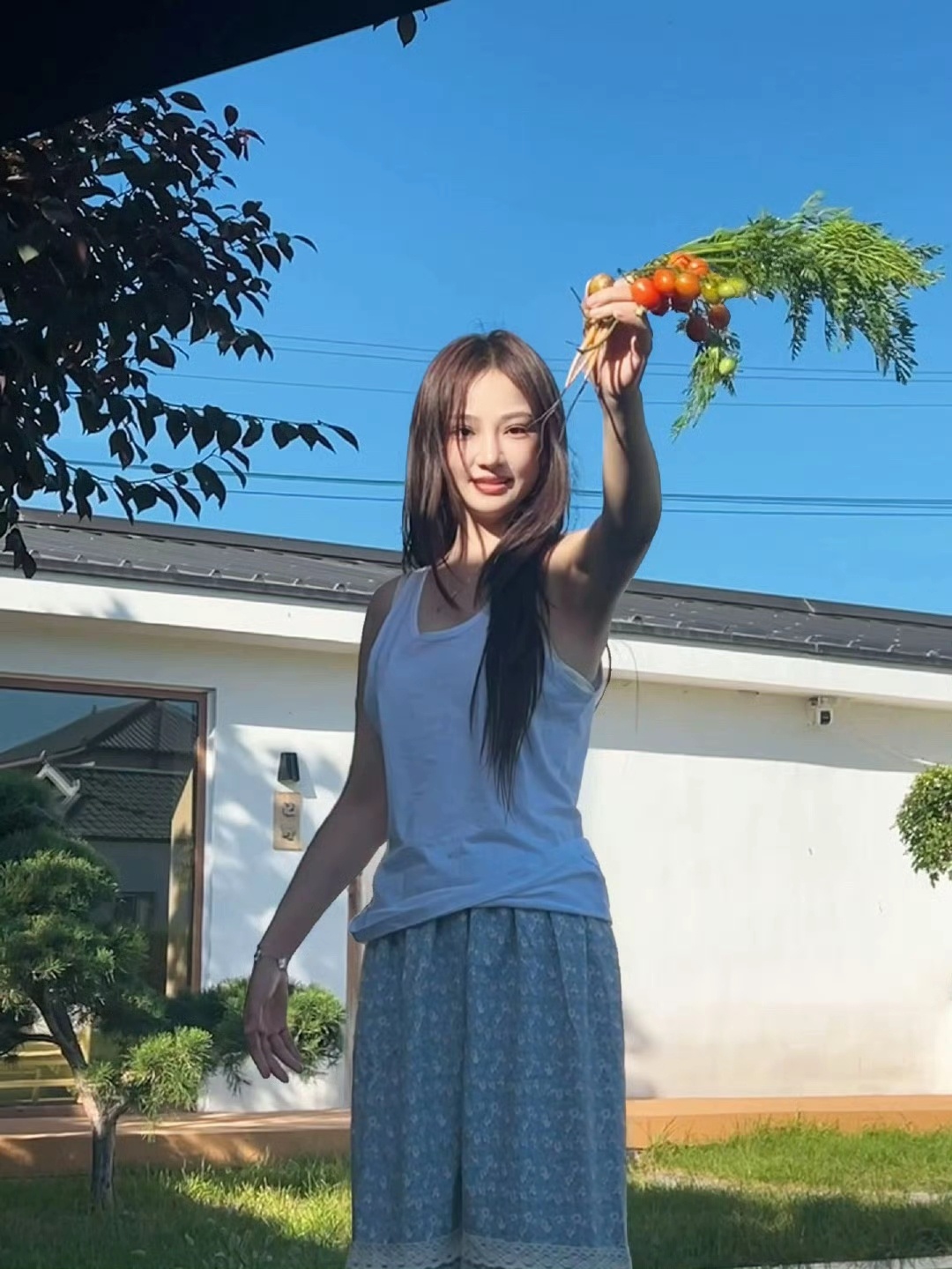 吴佳怡 吴佳怡坠入夜色的他 吴佳怡冉清溪 "别人的嘴，随他去说。你的人生，自己来