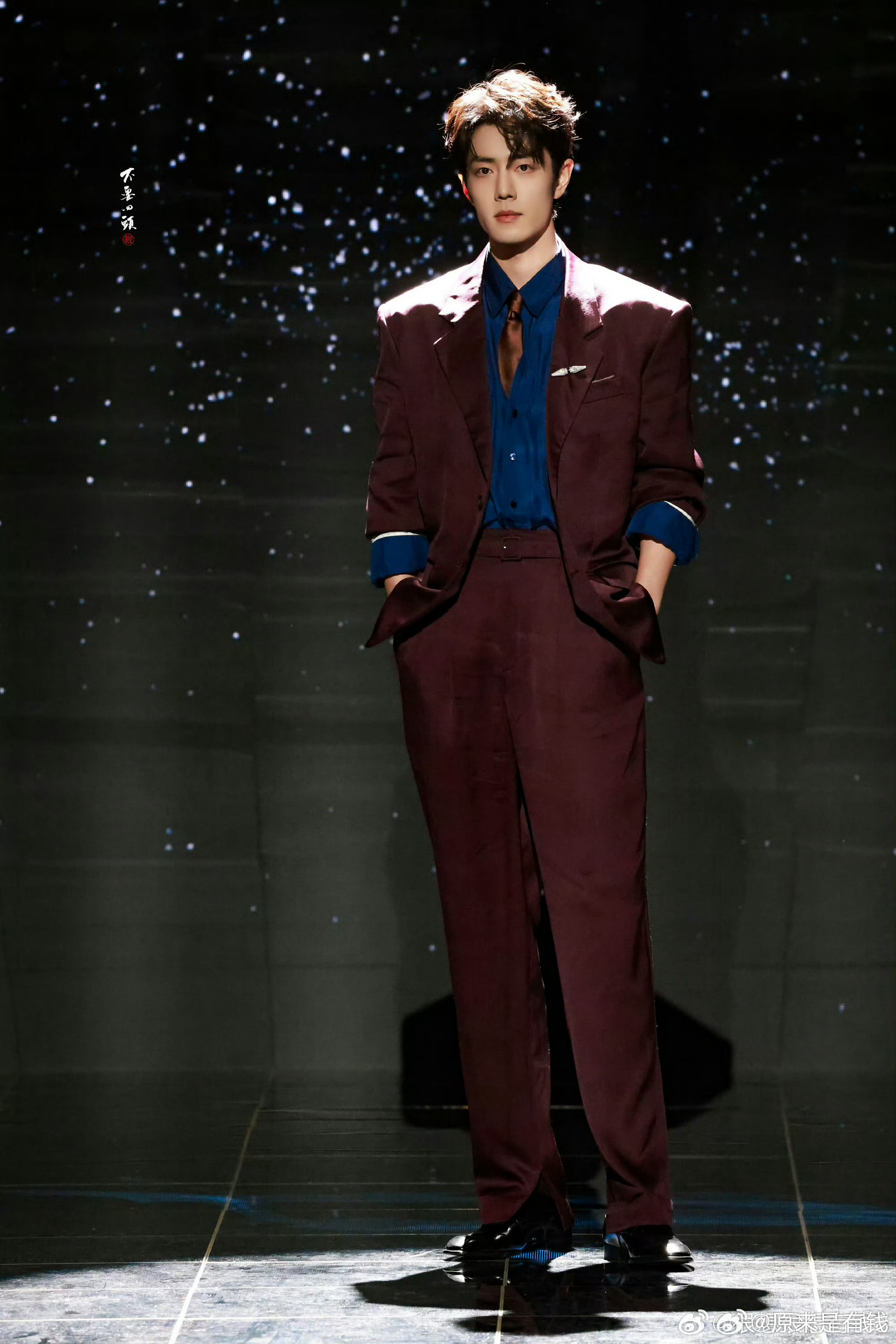 肖战 害羞笑我闪闪发光的大明星，大帅了。。。 