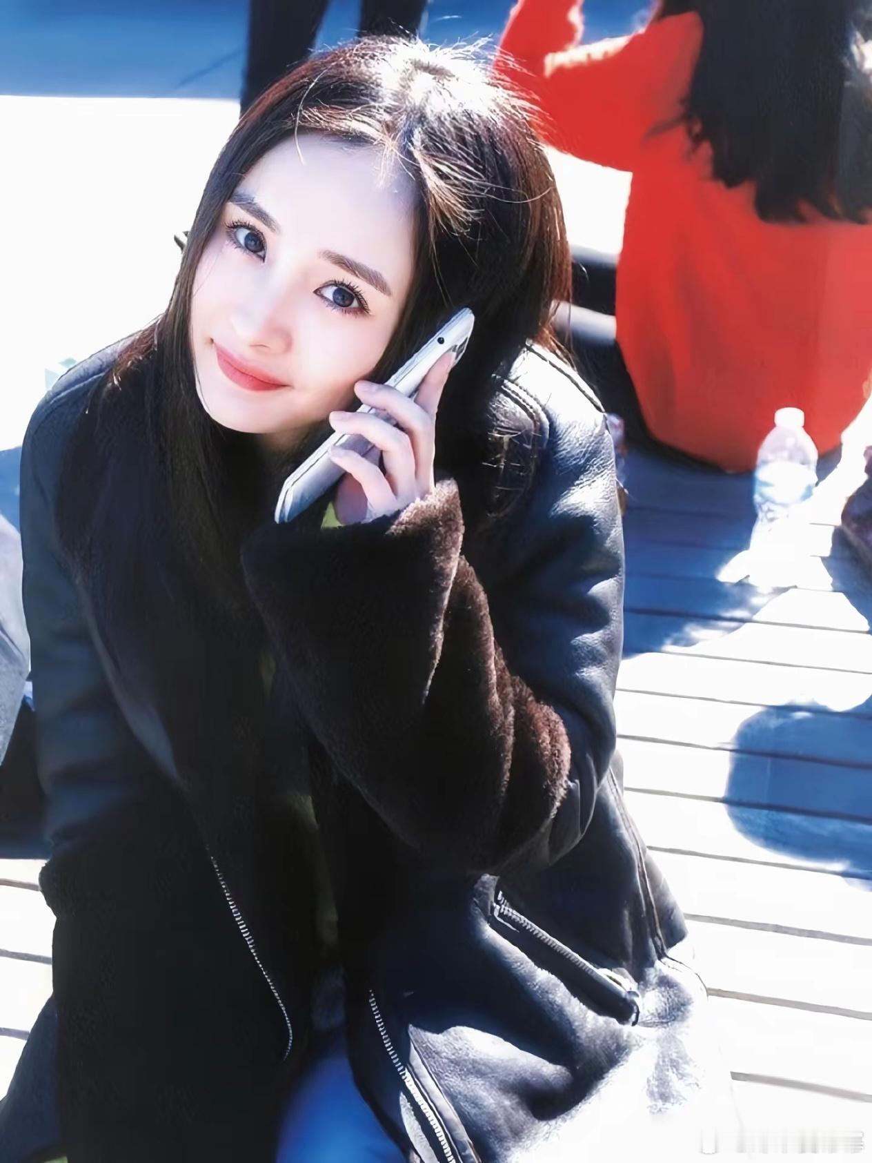 杨幂丝塔芙亚太区品牌代言人ym杨幂生万物ym愿你向上走 胜过无重山