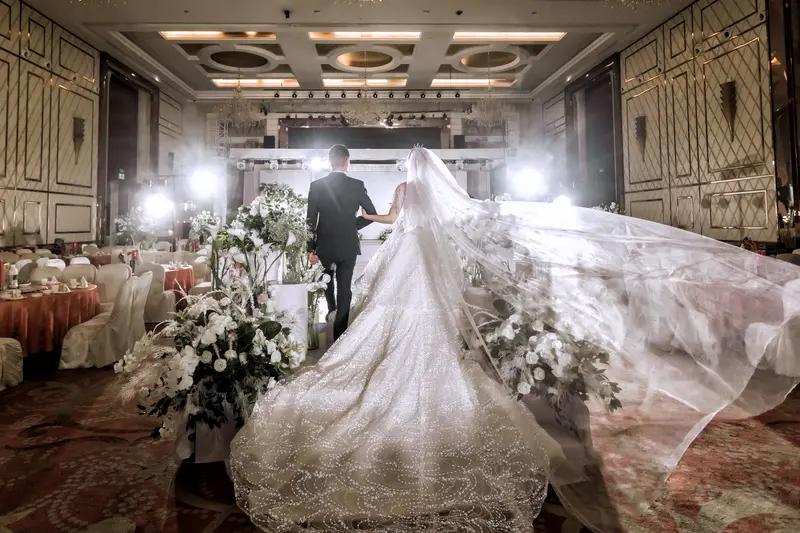 婚姻不需要金钱的支撑，你认同吗？婚姻当然需要金钱的支撑啊，没有经济基础，怎么能有