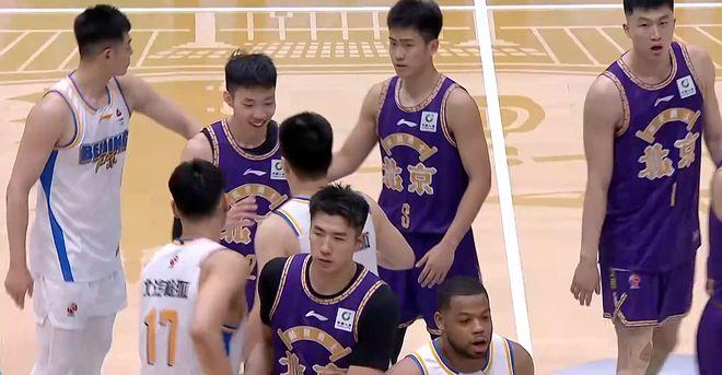 第32次CBA京城德比打响文体“超级周末”头阵
 
4月10日晚，2025-20