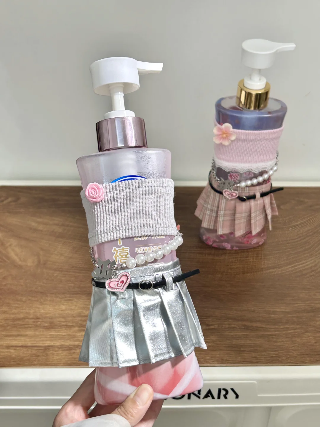 穿上娃衣真的千禧感有了 。 。。。。