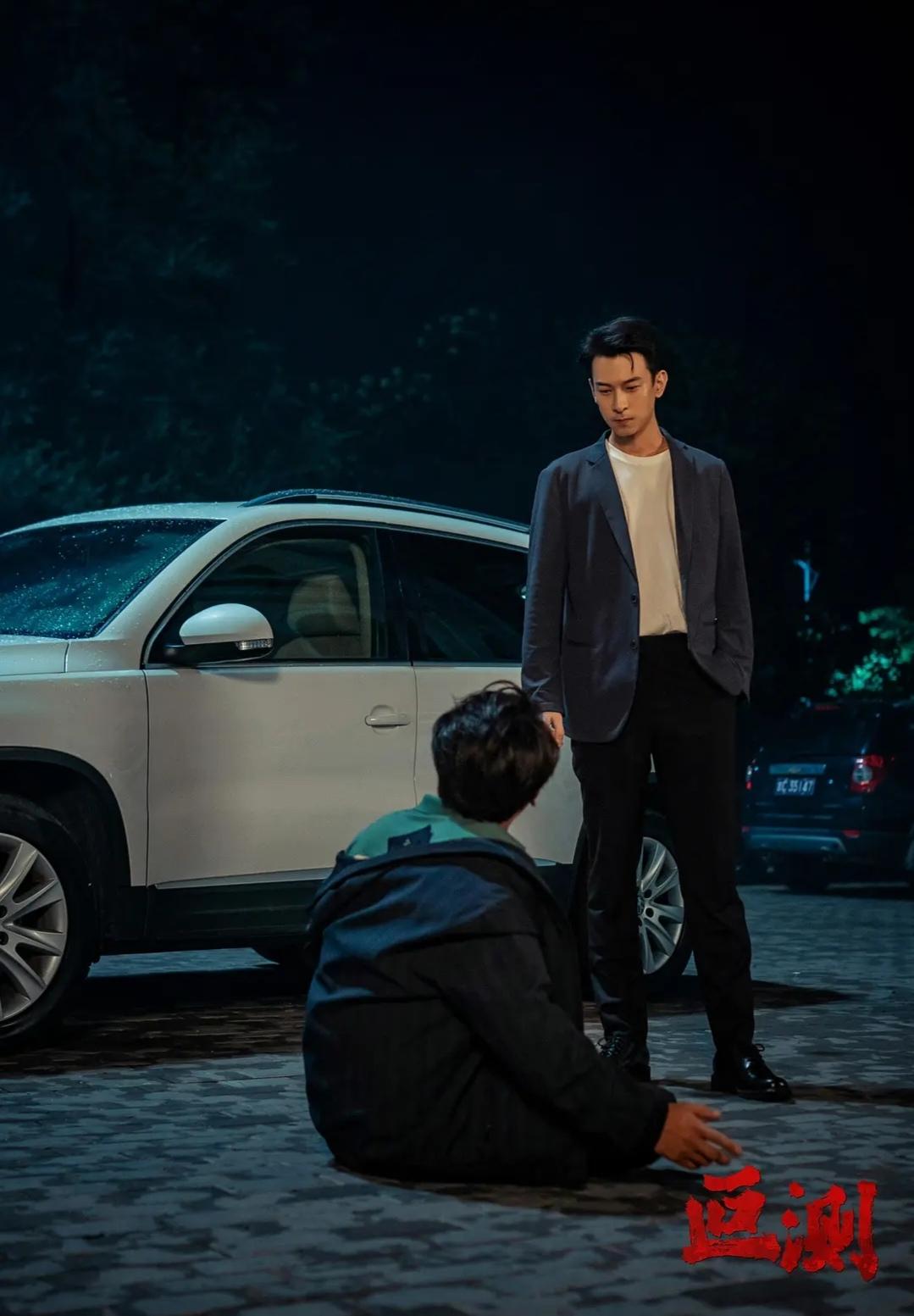 《叵测》：一直扮猪吃老虎，看到杜铭牺牲于他刀下，才知道，他才是剧中最狠的人！
