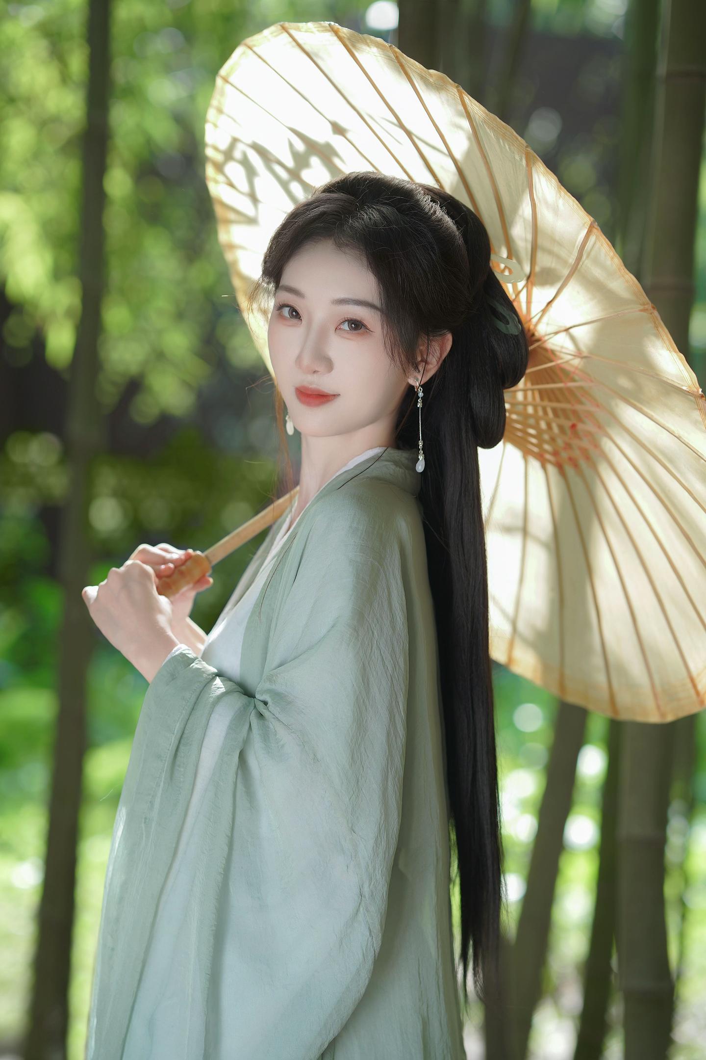 经常都有人说我没发客片，拍的都是模特。其实很多客片，只是因为妆造氛围引...