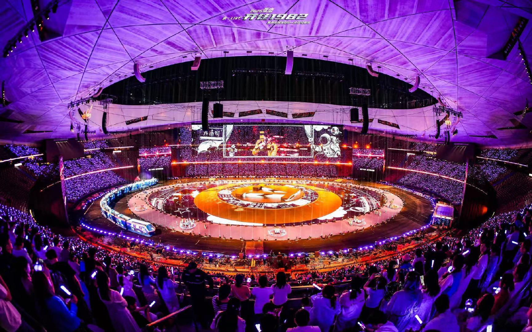 张杰鸟巢16场收官16场连唱，场场爆满！张杰鸟巢「斗转星移」收官夜，舞台炸裂、歌