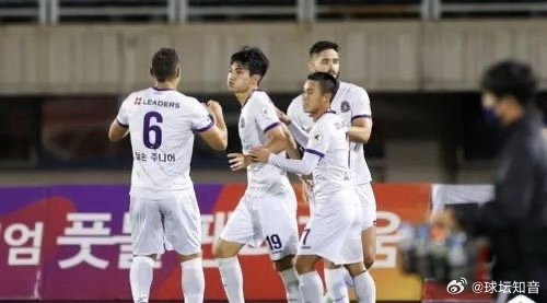 005 韩职 仁川联VS金泉尚武足球         仁川联本赛季是重返了韩职，