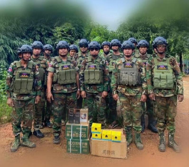 柬埔寨军队晒中国军品，泰方要求中国给说法，中方把话挑明了

近日，有柬军在社媒发