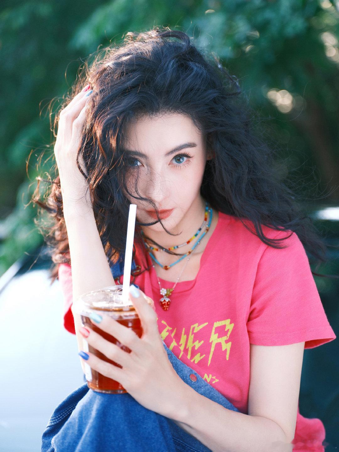 律师解读张柏芝合约纠纷案 律师谈张柏芝法庭表现 今天上午，香港高等法院续审张柏芝