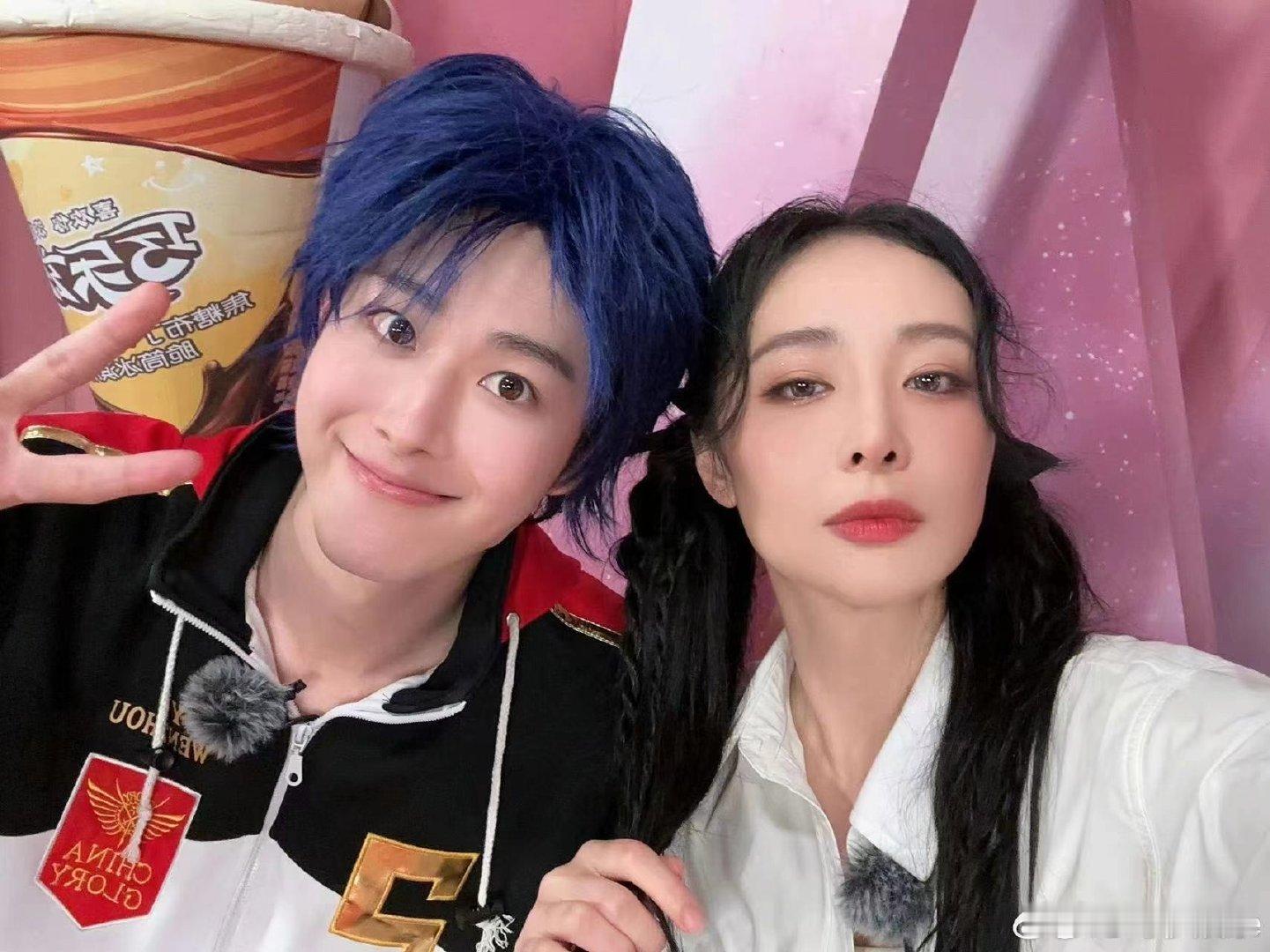 #高叶田嘉瑞求剧本# 今日份的笑点就是来自于高叶田嘉瑞，你们两个求剧本就求剧本，