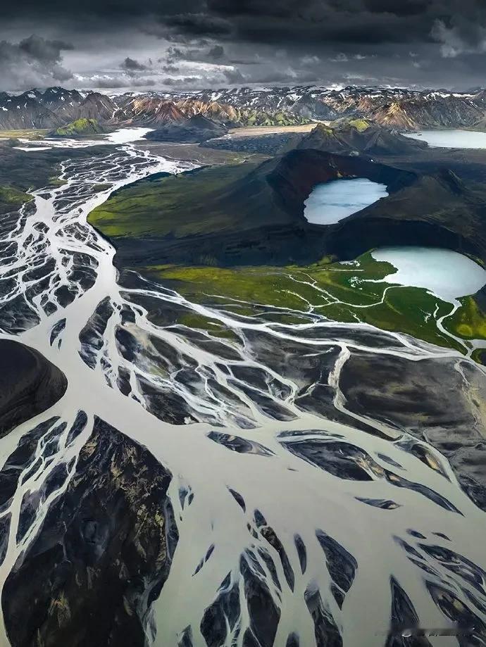 蓝冰黑沙，冰岛秘境之叹！
——摄影师♞ Karol Nienartowicz