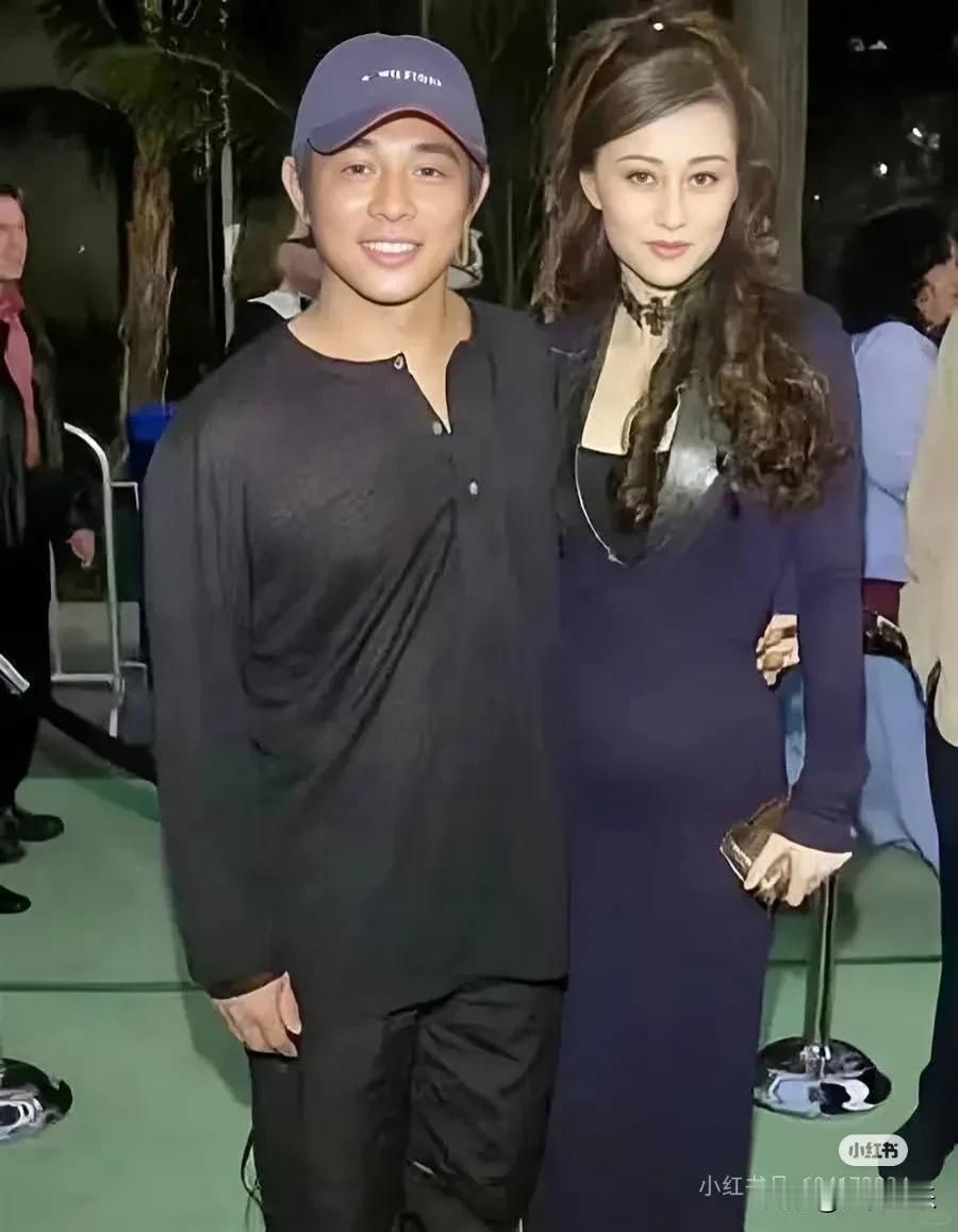 李连杰最爱的利智，好有惊艳啊！ 说起娱乐圈的爱情故事，他们的姻缘绝对算得上一段传