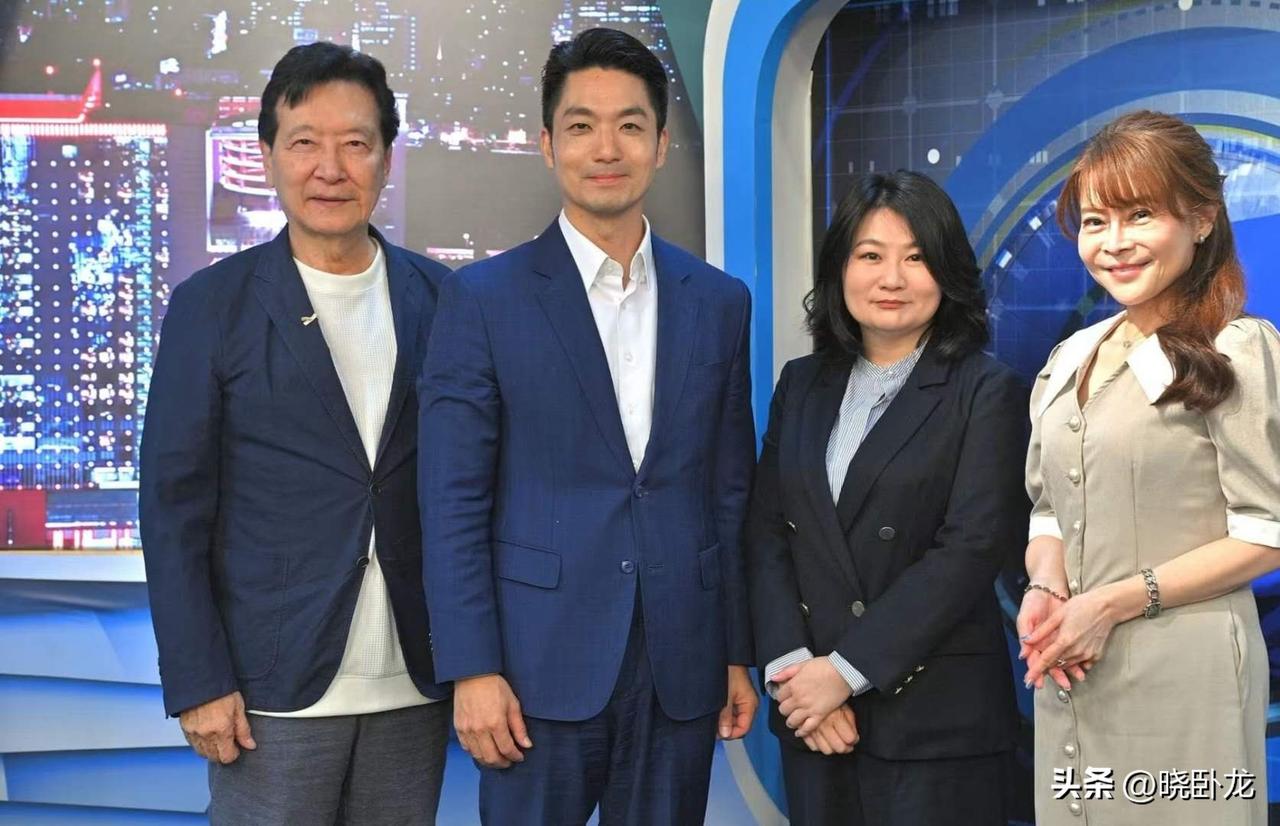 从赵少康表面一些小细节可以看出，他对蒋万安还是可以的，尤其是和专访沈伯洋时对比，