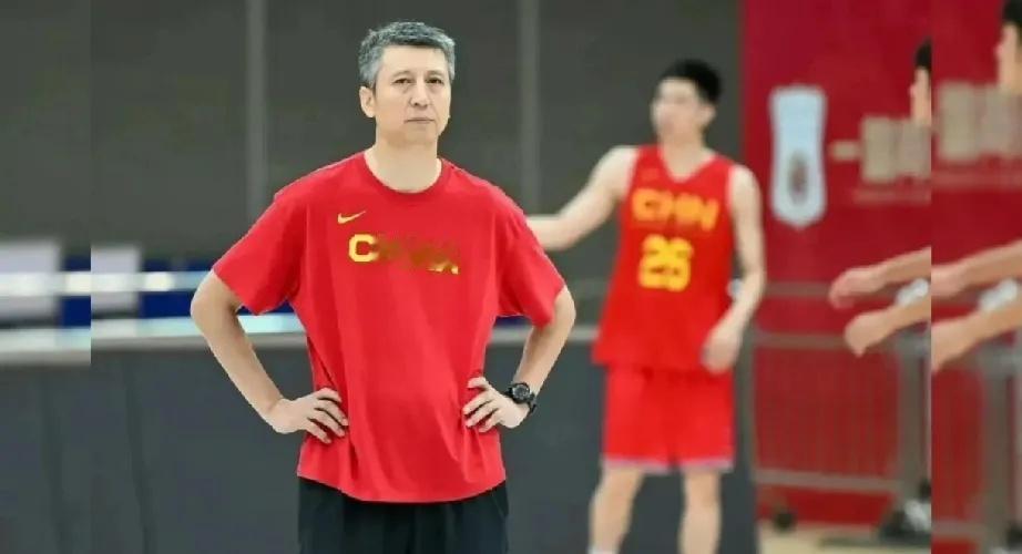 郭士强的执教哲学啊，在咱球迷圈里那可是炸开了锅。

他从辽宁辗转到广州，又到国家