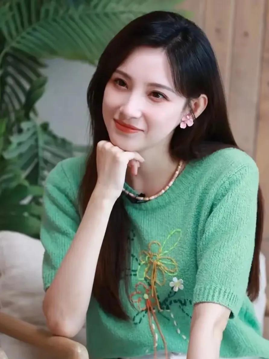 马凡舒、王嘉宁、刘心悦三位主持人，都是央视新生代主持人中的佼佼者。

她们都有属