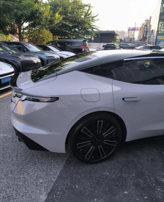 走城市快速路，智驾辅助帮我躲过3次剐蹭
我是有些“慢热”的，尤其对智驾辅助这类涉