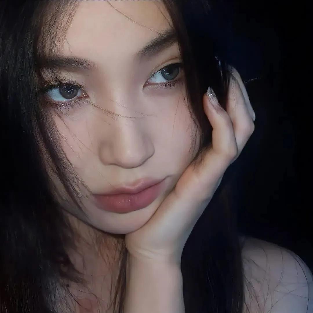 做你情人的女人，她“那方面”有多厉害，你对她就有多上瘾。
她平时看起来温文尔雅，