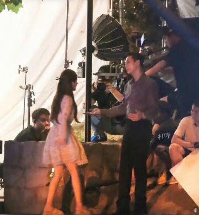 赵露思和陈伟霆这部剧的路透真的很有感觉[求关注][求关注]有种漫画照进现实的那种