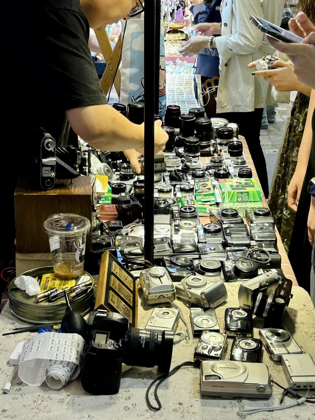有胶片机和CCD📷北京的市集也太好逛了吧！
