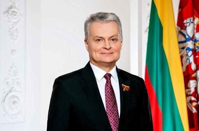 新加坡前国会议员吴俊刚发文指出：“过去四年来，中国断绝和立陶宛的外交和经贸往来，