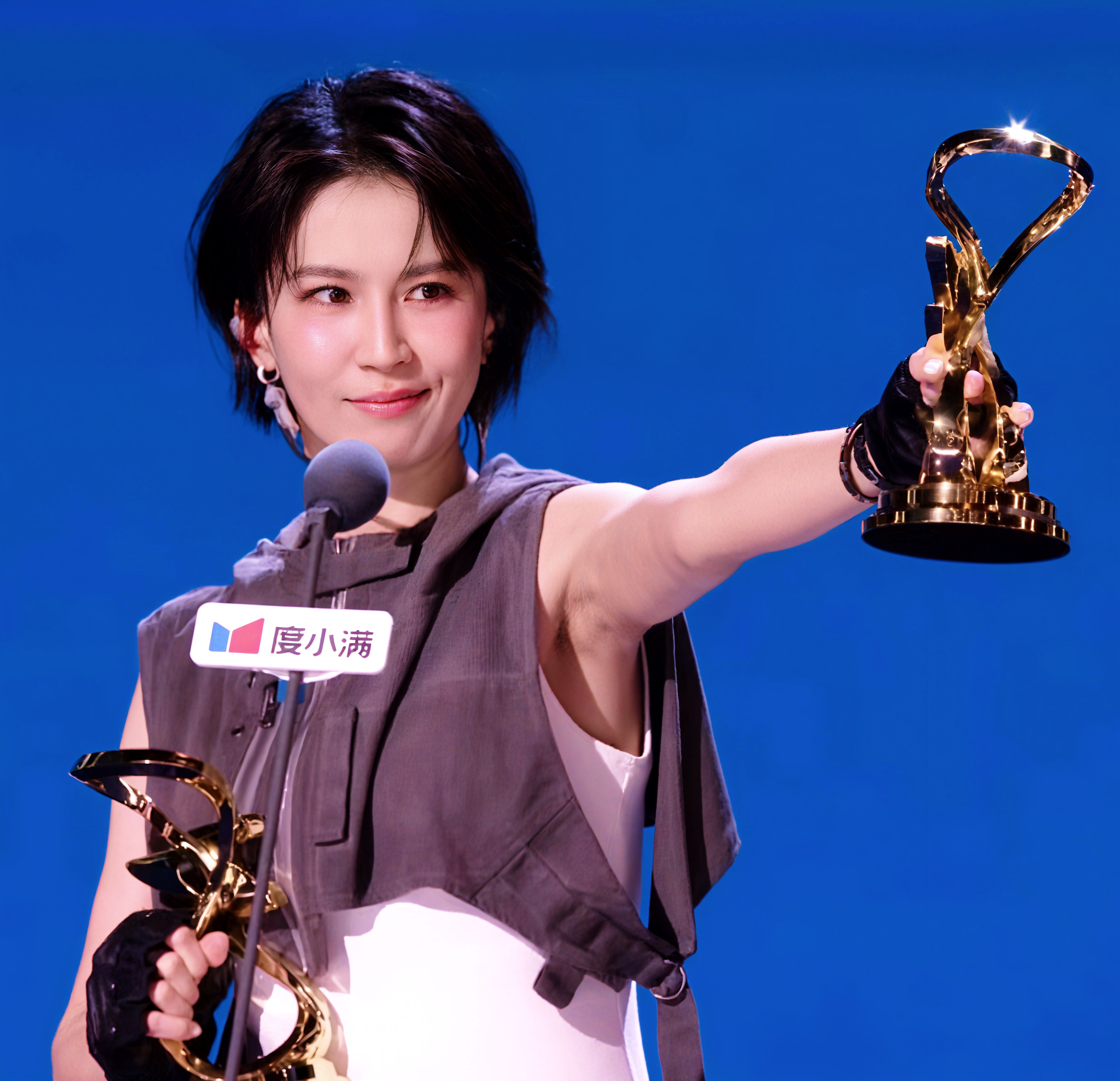 第一次爱的人一半一半年度乘风舞台  冰美式很喜欢曾沛慈 我家应得的，一个人拿两个