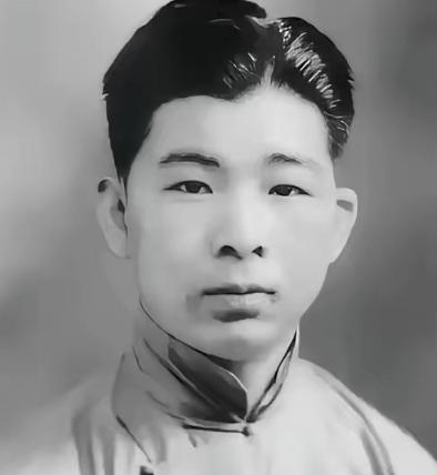 1940年，熟睡中的冯运修，突然感觉不对劲，好像是日军包围他家了。他从枕头下摸出