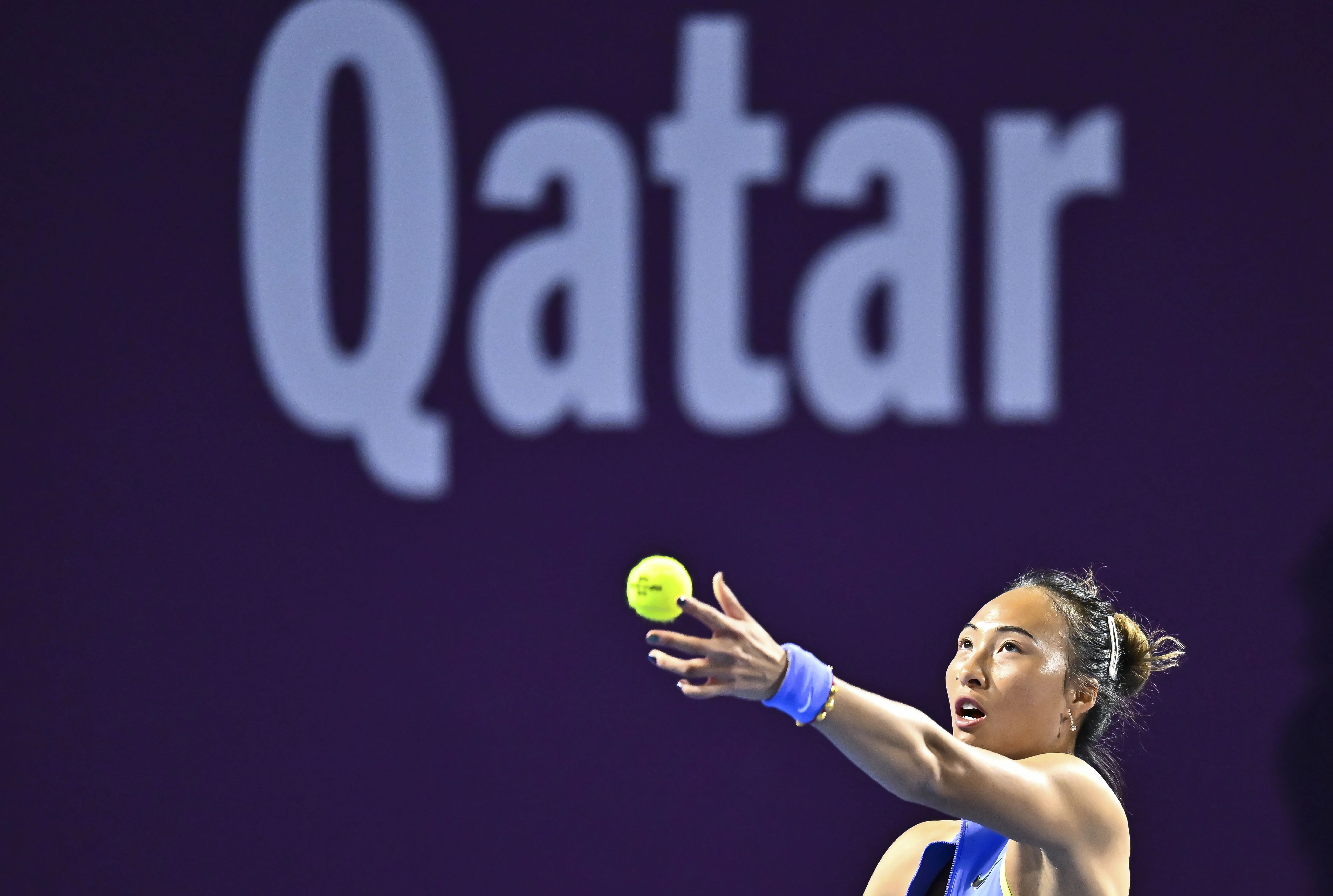 郑钦文无缘多哈站八强🎾WTA1000多哈站1/8决赛，6-4、2-6、5-7三