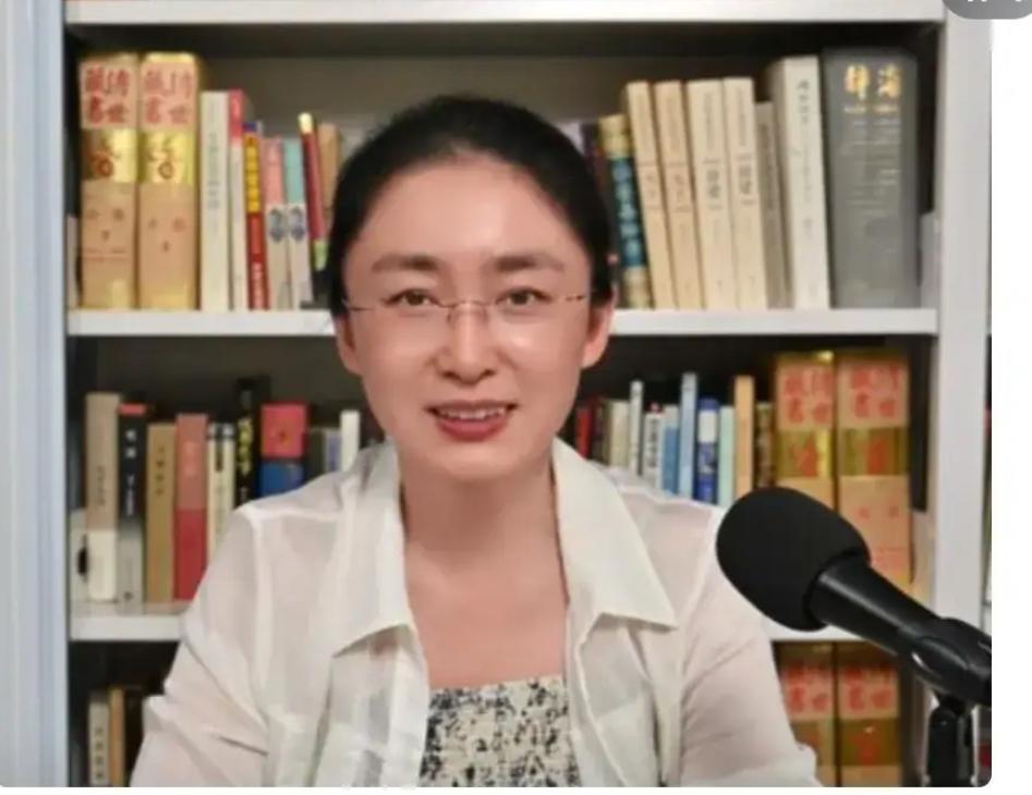 吃瓜蒙主是近三年互联网“说透历史，谈近代中国落后根本原因”第一人。千万别把吃瓜蒙