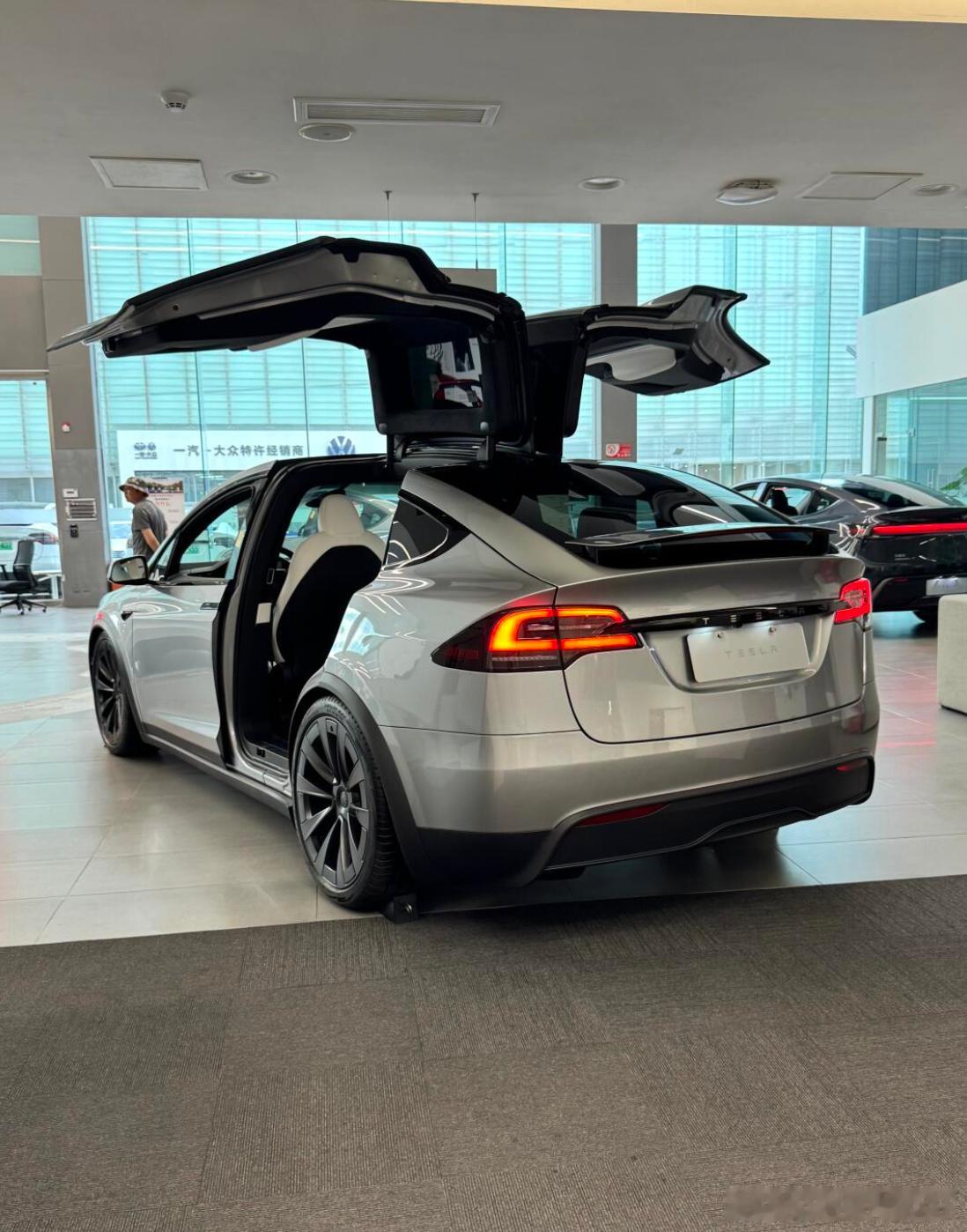 特斯拉将停产Model S和Model X，马斯克建议消费者把握最后订购机会，承