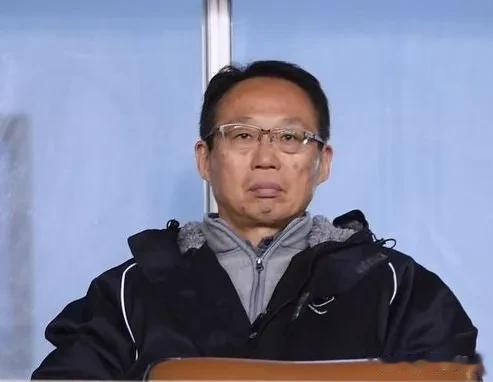 日本名帅冈田武史这番话！直击董路软肋！青少年靠开大脚战术赢球，走不长远[强]

