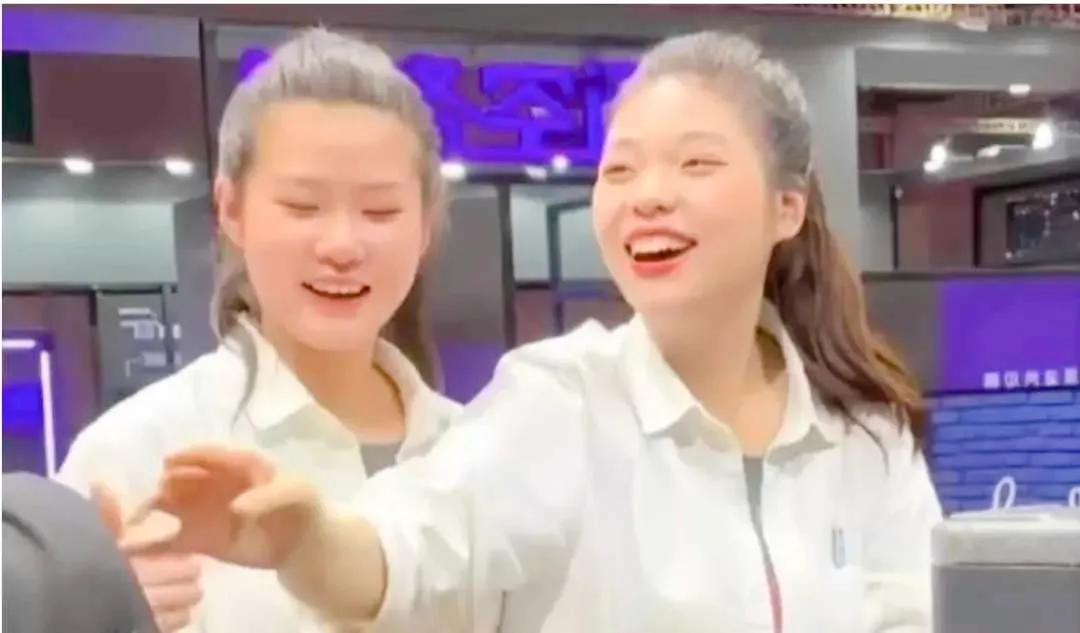 昨天，宝马成为了热搜的焦点，但却不是因为他们的最新电动车，而是因为一杯20块钱的