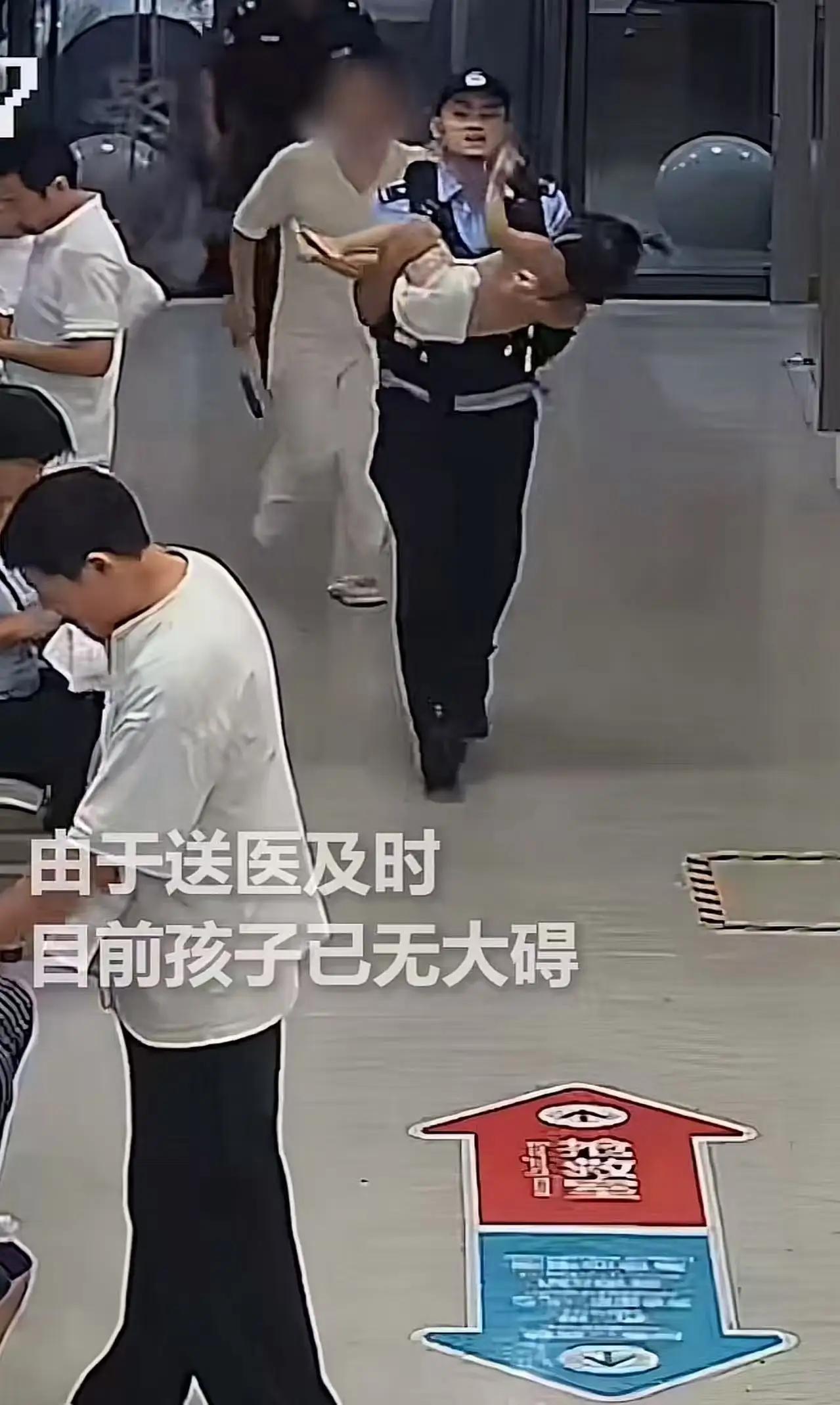 3分钟生死时速！浙江嘉兴这场生命接力，看哭全网
“同志，帮我引一下路，孩子没气了
