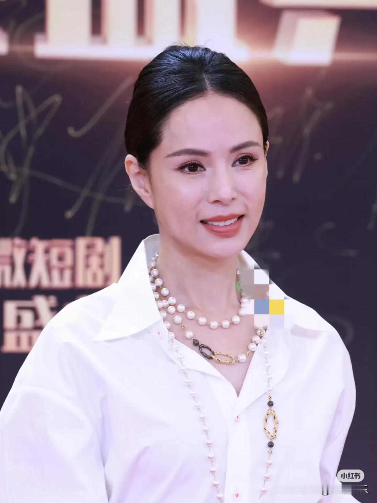 谁敢相信这是53岁的状态！搞错了，是59岁！这状态太好了吧！