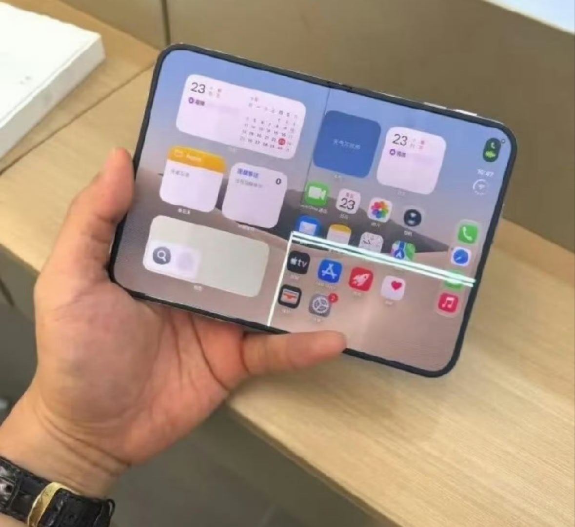 苹果称很多客户取消iPhoneDuo订单又是质量问题，又是APP不适配，还好库克