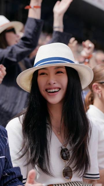 朱珠 我从小到大并非标准的大美女 不被标签定义人生，不被容貌束缚格局，演戏敢突破